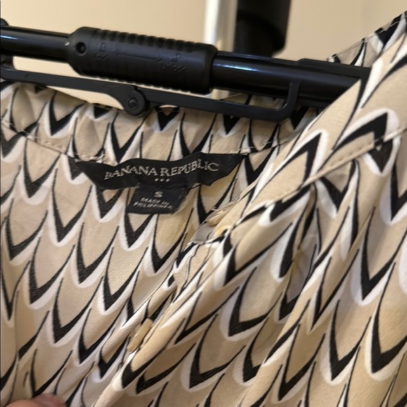 Banana Republic Black and White 3/4 Sleeve Relaxed Blouse - Picture 2 of 2